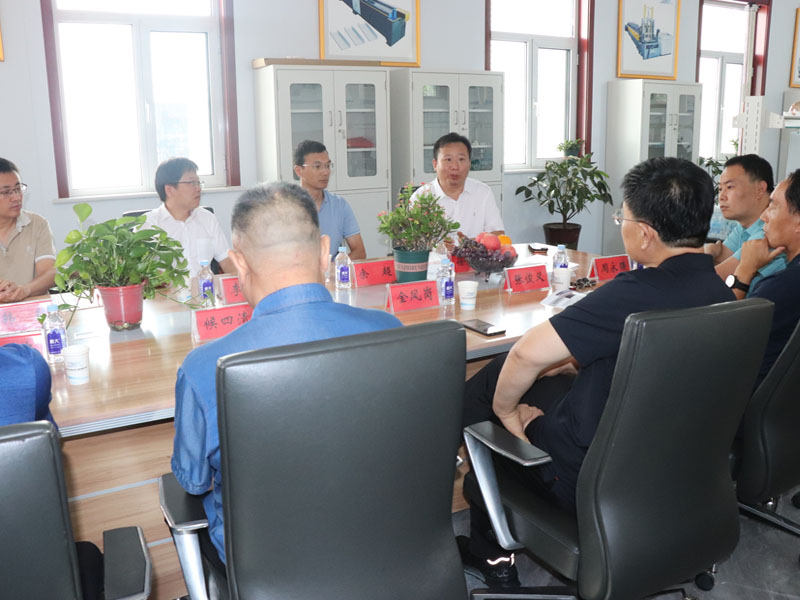 沧州中拓冷弯成型设备有限公司-燕山大学校企合作实习基地挂牌仪式4.jpg